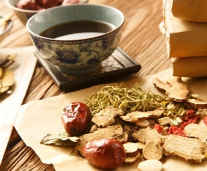 Assorted Chinese herbal ingredients and preparations